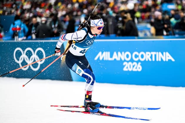 (260211) -- ANTERSELVA, Feb. 11, 2026 -- Julia Simon of France competes during the biathlon women s 15km individual match at the Milan-Cortina 2026 Olympic Winter games, Winterspiele,Spiele, Summer games in Anterselva, Italy, Feb. 11, 2026. ) (MICO2026)ITALY-ANTERSELVA-OLYMPIC WINTER GAMES-BIATHLON-WOMEN S 15KM INDIVIDUAL JiangxHan 