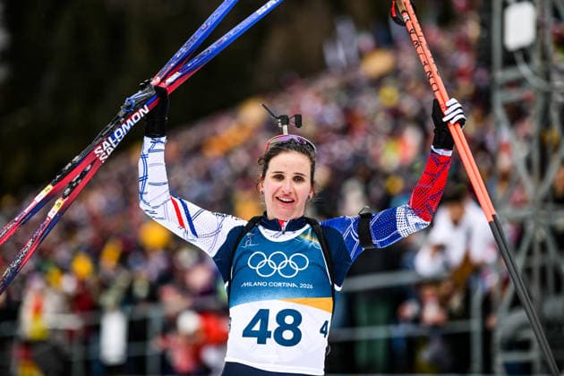 (260211) -- ANTERSELVA, Feb. 11, 2026 -- Julia Simon of France celebrates after the biathlon women s 15km individual match at the Milan-Cortina 2026 Olympic Winter games, Winterspiele,Spiele, Summer games in Anterselva, Italy, Feb. 11, 2026. ) (MICO2026)ITALY-ANTERSELVA-OLYMPIC WINTER GAMES-BIATHLON-WOMEN S 15KM INDIVIDUAL JiangxHan 