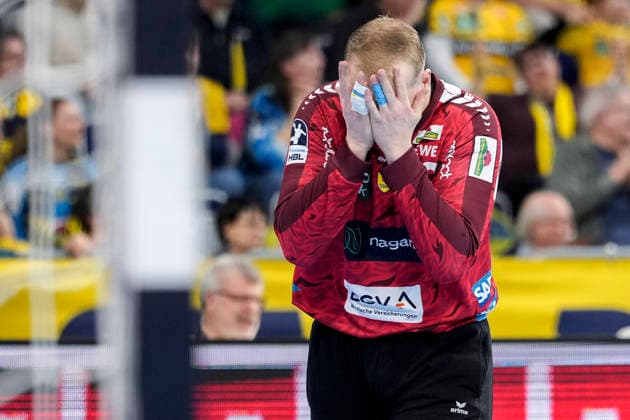 David Späth (Torwart, RNL, 29), Spieler der Rhein-Neckar-Löwen, Einzelbild, Einzelfoto, Aktion, Action, enttäuscht schauend, Enttäuschung, Frustration, disappointed, pessimistisch, 11.02.2026, Mannheim (Deutschland), Handball, Bundesliga, Rhein-Neckar Löwen - THW Kiel