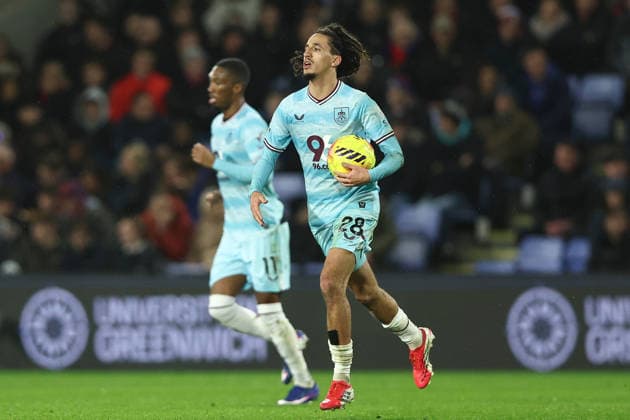11th February 2026; Selhurst Park, Selhurst, London, England; Premier League Football, Crystal Palace versus Burnley; Hannibal Mejbri of Burnley scores and celebrates in the 40th minute for 2-1  IanxStephen Content restricted for UK based newspaper
