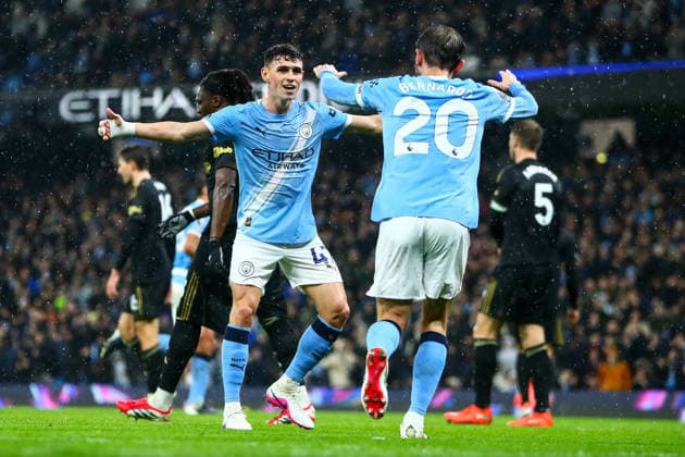 Manchester City v Fulham, Premier League Bernardo Silva of Manchester City and Phil Foden of Manchester City celebrate as Antoine Semenyo of Manchester City scores a GOAL 1-0 during the Manchester City v Fulham Premier League match at the Etihad Stadium, Manchester, England on 11 February 2026 Credit: Luke Williams Every Second Media Editorial use only. All images are copyright Every Second Media Limited. No images may be reproduced without prior permission. All rights reserved. Premier League and Football League images are subject to licensing agreements with Football DataCo Limited. see https: www.football-dataco.com Copyright: xIMAGO EveryxSecondxMediax ESM-1796-0029 LukexWilliamsx xEveryxSecondxMediax