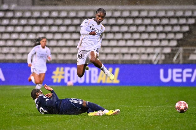 FOOTBALL : Paris FC vs Real Madrid - Champions League Dames - 11 02 2026 Melween Ndongala ( 18 - PFC ) and Linda Caicedo ( 18 - Real Madrid ) during the UEFA Women s Champions League match between Paris FC and Real Madrid CF at Stade Charlety on February 11, 2026 in Paris, France. ( Photo by Federico Pestelini PsnewZ ) - ParisFrance  Copyright: xFedericoxPestelinix