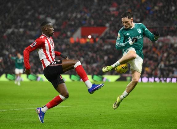 Nordi Mukiele for Sunderland (left) and Florian Wirtz of Liverpool Sunderland v Liverpool, Premier League, Football, Stadium of Light, Sunderland, UK - 11 Feb 2026Sunderland Stadium of Light United Kingdom EDITORIAL USE ONLY No use with unauthorised audio, video, data, fixture lists, club league logos or live services. Online in-match use limited to 120 images, no video emulation. No use in betting, games or single club league player publications. Copyright: xRichardxLee Shutterstockx 16540365l