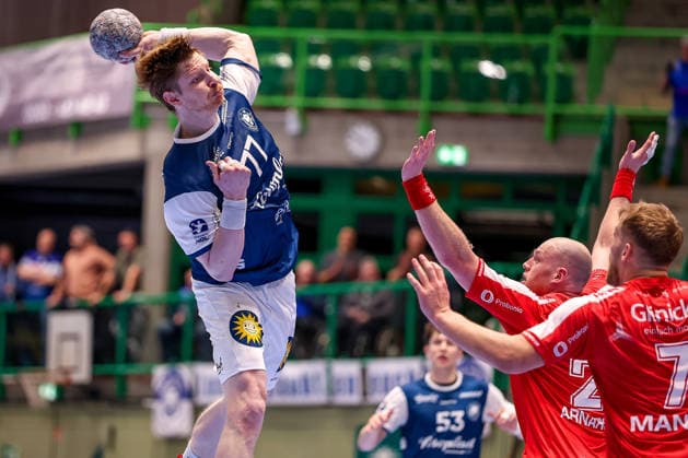 11.02.2026, Handball, 1.HBL, Bergischer HC - MT Melsungen, 20. Spieltag, Uni-Halle Wuppertal: Johannes Wasielewski (BHC 77) wirft den Ball auf das Tor Nordrhein-Westfalen Deutschland