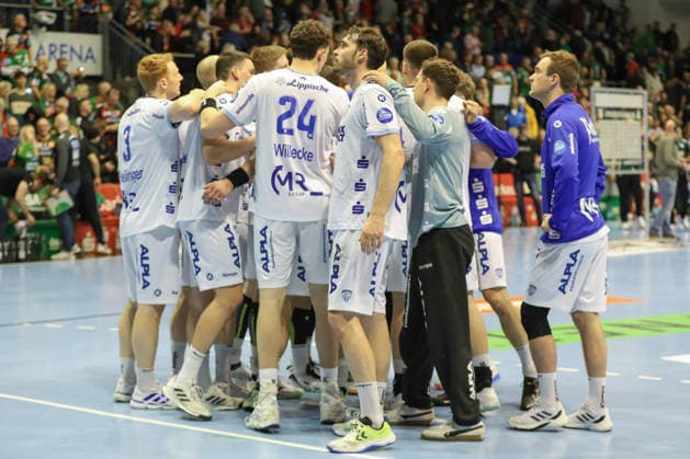 11.02.2026, xgox, Handball - Daikin HBL SC Magdeburg - TBV Lemgo-Lippe emspor, v.l. Lemgo enttaeuscht, schaut enttaeuscht, niedergeschlagen, disappointed Magdeburg