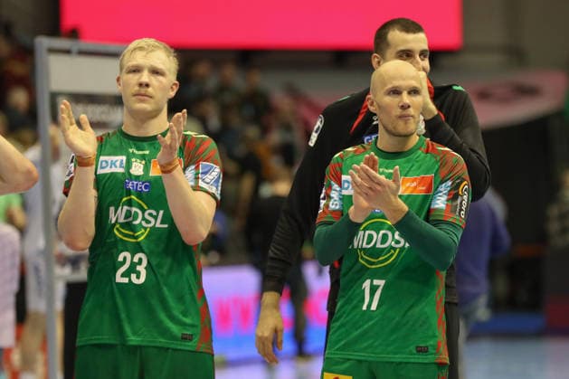 11.02.2026, xgox, Handball - Daikin HBL SC Magdeburg - TBV Lemgo-Lippe emspor, v.l. Magnus Saugstrup (Magdeburg, 23), Tim Hornke (Magdeburg, 17) Jubel ueber den Sieg, Jubel nach Spielende Magdeburg