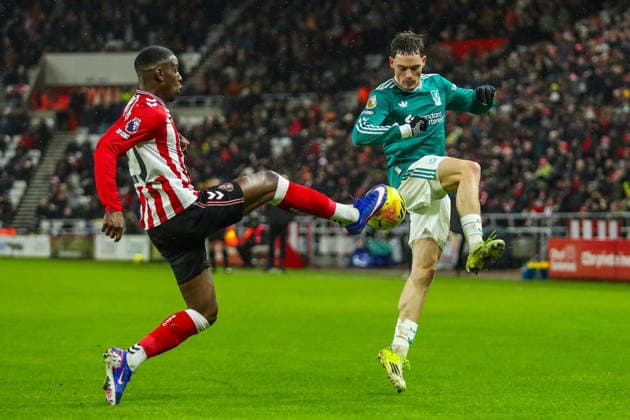 Sunderland v Liverpool, Premier League Florian Wirtz Of Liverpool battles with Nordi Mukiele Of Sunderland during the Sunderland v Liverpool Premier League match at the Stadium of Light, Sunderland, England on 11 February 2026 Credit: Lee Keuneke Every Second Media Editorial use only. All images are copyright Every Second Media Limited. No images may be reproduced without prior permission. All rights reserved. Premier League and Football League images are subject to licensing agreements with Football DataCo Limited. see https: www.football-dataco.com Copyright: xIMAGO EveryxSecondxMediax ESM-1795-0020 LeexKeunekex xEveryxSecondxMediax