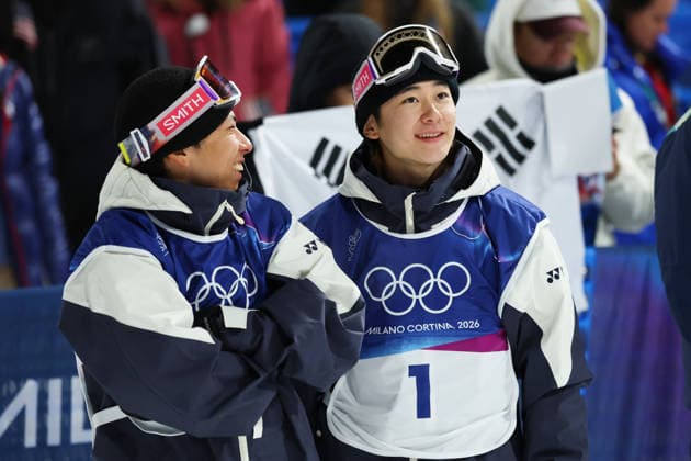 (L to R) Ruka Hirano, Yuto Totsuka (JPN), FEBRUARY 11, 2026 - Snowboarding : Men s Halfpipe Qualification during the Milano Cortina 2026 Olympic Winter games, Winterspiele,Spiele, Summer games at Livigno Snow Park in Livigno, Italy.  aflo_319395611