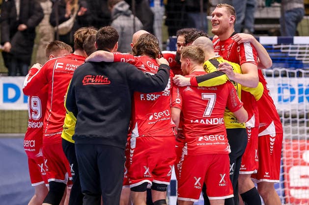 11.02.2026, Handball, 1.HBL, Bergischer HC - MT Melsungen, 20. Spieltag, Uni-Halle Wuppertal: Abschlussjubel nach dem Sieg von Melsungen gegen den BHC Nordrhein-Westfalen Deutschland