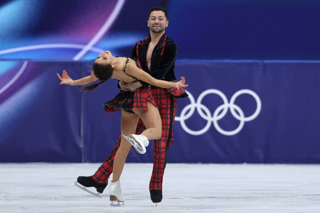 Lilah Fear Lewis Gibson (GBR) during the Olympic Winter games, Winterspiele,Spiele, Summer games Milano-Cortina 2026, Figure skating, Eiskunstlauf Ice Dance on February 11, 2026 at Milano Ice Skating Arena in Milan  Copyright: xFabrizioxCarabelli IPAxSportx xipa-agency.netx xx IPA_71335113 IPA_Agency_IPA71335113
