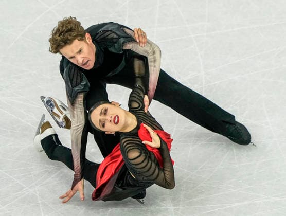 Madison Chock and Evan Bates of United States compete during the Ice Dance - Free Dance competition at the Milano Ice Skating Arena in Milan, Italy, on Wednesday, February 11, 2026.  OLY20260211431 RICHARDxELLIS