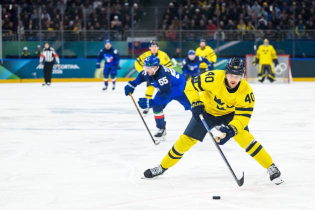 260211 Elias Pettersson of Sweden in the men s Ice hockey, Eishockey game between Sweden and Italy during day 5 of the 2026 Winter Olympics on February 11, 2026 in Milan. Photo: Carl Sandin BILDBYRAN kod CS CS0870 ishockey ice hockey Olympic Games, Olympische Spiele, Olympia, OS olympics winter olympics os ol olympiska spel vinter-os olympiske leker milano cortina 2026 milan cortina 2026 milano cortina 2026 olympic games milano cortina 2026 winter olympic games milano cortina-os milano cortina-ol vinter-ol 5 bbeng sverige sweden italien italy *** 260211 Elias Pettersson of Sweden in the men s ice hockey game between Sweden and Italy during day 5 of the 2026 Winter Olympics on February 11, 2026 in Milan Photo Carl Sandin BILDBYRAN kod CS CS0870 ishockey ice hockey olympic games olympics winter olympics os ol olympiska spel vinter os olympiske leker milano cortina 2026 milan cortina 2026 milano cortina 2026 olympic games milano cortina 2026 winter olympic games milano cortina os milano cortina ol vinter ol 5 bbeng sverige sweden italien italy  Copyright: CARLxSANDIN BB260211CS193