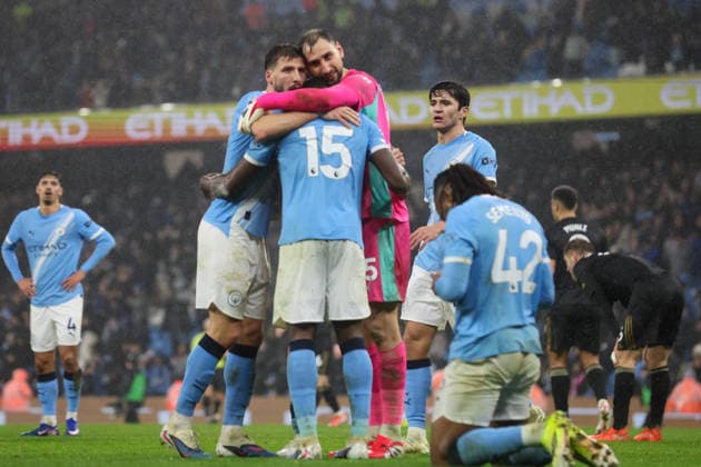 11th February 2026; Etihad Stadium, Manchester, Lancashire, England; Premier League Football, Manchester City versus Fulham; Manchester City celebrate after the 3-0 win  RogerxEvans Content restricted for UK based newspaper