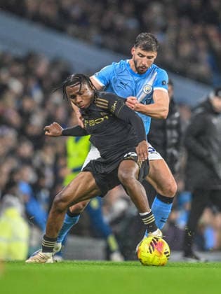 Manchester City v Fulham Premier League Samuel Chukwueze of Fulham and Ruben Dias of Manchester City during the Premier League match at the Etihad Stadium, Manchester 11 02 2026 UK Newspapers OUT Copyright: xKarlxVallantinex FIL-22960-0045