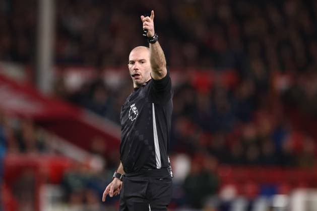Referee Mr Tim Robinson. Nottingham Forest v Wolverhampton Wanderers, Premier League, Football, City Ground, Nottingham, UK - 11 Feb 2026Nottingham City Ground United Kingdom EDITORIAL USE ONLY No use with unauthorised audio, video, data, fixture lists, club league logos or live services. Online in-match use limited to 120 images, no video emulation. No use in betting, games or single club league player publications. Copyright: xRyanxBrowne Shutterstockx 16540355do