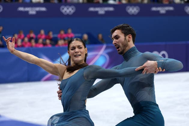 Laurence Fournier Beaudry Guillaume Cizeron (FRA) during the Olympic Winter games, Winterspiele,Spiele, Summer games Milano-Cortina 2026, Figure skating, Eiskunstlauf Ice Dance on February 11, 2026 at Milano Ice Skating Arena in Milan  Copyright: xFabrizioxCarabelli IPAxSportx xipa-agency.netx xx IPA_71336999 IPA_Agency_IPA71336999