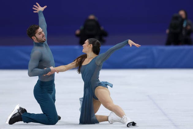 Laurence Fournier Beaudry Guillaume Cizeron (FRA) during the Olympic Winter games, Winterspiele,Spiele, Summer games Milano-Cortina 2026, Figure skating, Eiskunstlauf Ice Dance on February 11, 2026 at Milano Ice Skating Arena in Milan  Copyright: xFabrizioxCarabelli IPAxSportx xipa-agency.netx xx IPA_71337004 IPA_Agency_IPA71337004
