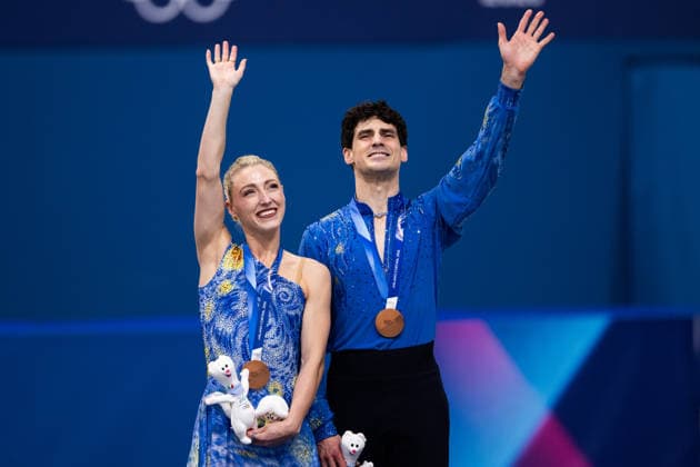 260211 Piper Gilles and Paul Poirier of Canada celebrate with their bronze medals after competing in the Figure skating, Eiskunstlauf ice dance - free dance program during day 5 of the 2026 Winter Olympics on February 11, 2026 in Milan. Photo: Emma Wallskog BILDBYRAN kod EW EW0627 konstakning figure skating kunstlop Olympic Games, Olympische Spiele, Olympia, OS olympics winter olympics os ol olympiska spel vinter-os olympiske leker milano cortina 2026 milan cortina 2026 milano cortina 2026 olympic games milano cortina 2026 winter olympic games milano cortina-os milano cortina-ol vinter-ol 5 bbeng isdans ice dance *** 260211 Piper Gilles and Paul Poirier of Canada celebrate with their bronze medals after competing in the figure skating ice dance free dance program during day 5 of the 2026 Winter Olympics on February 11, 2026 in Milan Photo Emma Wallskog BILDBYRAN kod EW EW0627 konstakning figure skating kunstlop olympic games olympics winter olympics os ol olympiska spel vinter os olympiske leker milano cortina 2026 milan cortina 2026 milano cortina 2026 olympic games milano cortina 2026 winter olympic games milano cortina os milano cortina ol vinter ol 5 bbeng isdans ice dance  Copyright: EMMAxWALLSKOG BB260211EW077
