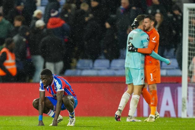Crystal Palace v Burnley, Premier League IsmaÃ¯la Sarr of Crystal Palace looks dejected after the Crystal Palace v Burnley Premier League match at Selhurst Park, London, England on 11 February 2026 Credit: Dylan Hepworth Every Second Media Editorial use only. All images are copyright Every Second Media Limited. No images may be reproduced without prior permission. All rights reserved. Premier League and Football League images are subject to licensing agreements with Football DataCo Limited. see https: www.football-dataco.com Copyright: xIMAGO EveryxSecondxMediax ESM-1798-0092 DylanxHepworthx xEveryxSecondxMediax