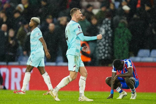 Crystal Palace v Burnley, Premier League Joe Worrall of Burnley celebrating after the Crystal Palace v Burnley Premier League match at Selhurst Park, London, England on 11 February 2026 Credit: Dylan Hepworth Every Second Media Editorial use only. All images are copyright Every Second Media Limited. No images may be reproduced without prior permission. All rights reserved. Premier League and Football League images are subject to licensing agreements with Football DataCo Limited. see https: www.football-dataco.com Copyright: xIMAGO EveryxSecondxMediax ESM-1798-0094 DylanxHepworthx xEveryxSecondxMediax