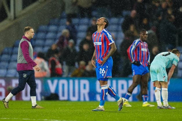 Crystal Palace v Burnley, Premier League Chris Richards of Crystal Palace looks dejected after the Crystal Palace v Burnley Premier League match at Selhurst Park, London, England on 11 February 2026 Credit: Dylan Hepworth Every Second Media Editorial use only. All images are copyright Every Second Media Limited. No images may be reproduced without prior permission. All rights reserved. Premier League and Football League images are subject to licensing agreements with Football DataCo Limited. see https: www.football-dataco.com Copyright: xIMAGO EveryxSecondxMediax ESM-1798-0095 DylanxHepworthx xEveryxSecondxMediax