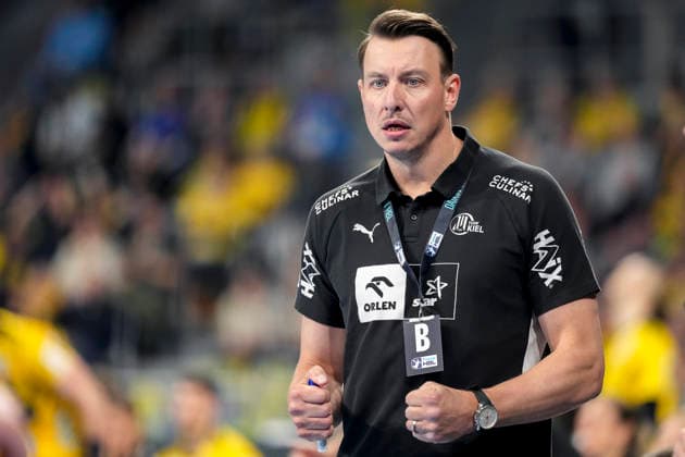 Filip Jicha (Trainer, Cheftrainer, THW), Einzelbild, Einzelfoto, Aktion, Action, 11.02.2026, Mannheim (Deutschland), Handball, Bundesliga, Rhein-Neckar Löwen - THW Kiel