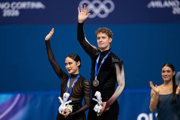 260211 Madison Chock and Evan Bates of United States celebrate with their silver medals after competing in the Figure skating, Eiskunstlauf ice dance - free dance program during day 5 of the 2026 Winter Olympics on February 11, 2026 in Milan. Photo: Emma Wallskog BILDBYRAN kod EW EW0627 konstakning figure skating kunstlop Olympic Games, Olympische Spiele, Olympia, OS olympics winter olympics os ol olympiska spel vinter-os olympiske leker milano cortina 2026 milan cortina 2026 milano cortina 2026 olympic games milano cortina 2026 winter olympic games milano cortina-os milano cortina-ol vinter-ol 5 bbeng isdans ice dance *** 260211 Madison Chock and Evan Bates of United States celebrate with their silver medals after competing in the figure skating ice dance free dance program during day 5 of the 2026 Winter Olympics on February 11, 2026 in Milan Photo Emma Wallskog BILDBYRAN kod EW EW0627 konstakning figure skating kunstlop olympic games olympics winter olympics os ol olympiska spel vinter os olympiske leker milano cortina 2026 milan cortina 2026 milano cortina 2026 olympic games milano cortina 2026 winter olympic games milano cortina os milano cortina ol vinter ol 5 bbeng isdans ice dance  Copyright: EMMAxWALLSKOG BB260211EW080