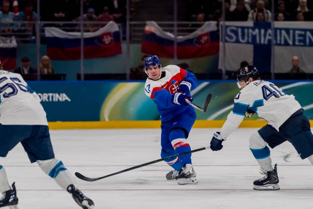 February 11, 2026, Milan, Lombardy, Italy: Defender Simon Nemec 17 of Team Slovakia plays against Team Finland in the Preliminary Round Group A at the Milano Santagiulia Ice hockey, Eishockey Arena in MILAN, Italy during the 2026 Milano Cortina Winter Olympics. Olympics 2026: Milano Cortina: Ice Hockey Mens: Simon Nemec  - ZUMAa161 20260211_oly_a161_039 Copyright: xWalterxG.xArcex