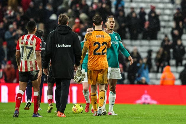 Premier League Sunderland v Liverpool Sunderland goalkeeper Robin Roefs shakes hands with Virgil van Dijk of Liverpool after the game during the Premier League match Sunderland vs Liverpool at Stadium Of Light, Sunderland, United Kingdom on 11 February 2026 (Photo by Alfie Cosgrove News Images) Sunderland Stadium Of Light Tyne and Wear United Kingdom Copyright: xAlfiexCosgrove NewsxImagesx