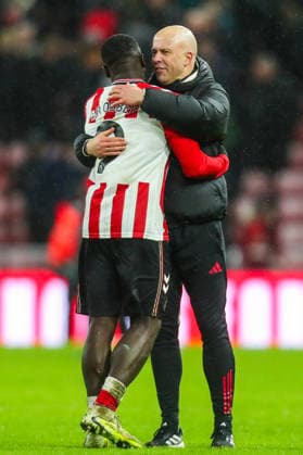 Sunderland v Liverpool, Premier League Arne Slot Manager Of Liverpool hugs Brian Brobbey Of Sunderland during the Sunderland v Liverpool Premier League match at the Stadium of Light, Sunderland, England on 11 February 2026 Credit: Lee Keuneke Every Second Media Editorial use only. All images are copyright Every Second Media Limited. No images may be reproduced without prior permission. All rights reserved. Premier League and Football League images are subject to licensing agreements with Football DataCo Limited. see https: www.football-dataco.com Copyright: xIMAGO EveryxSecondxMediax ESM-1795-0046 LeexKeunekex xEveryxSecondxMediax