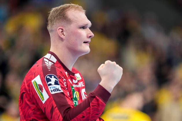 David Späth (Torwart, RNL, 29), ballt die Faust, Spieler der Rhein-Neckar-Löwen, Einzelbild, Einzelfoto, Aktion, Action, Jubel, jubeln, jubelt, celebration, Freude, freuen, freut sich, zuversichtlich, optimistisch, positiv, Spielszene, 11.02.2026, Mannheim (Deutschland), Handball, Bundesliga, Rhein-Neckar Löwen - THW Kiel