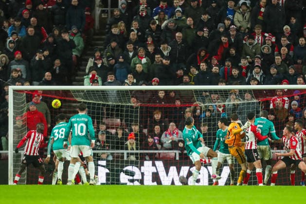 Sunderland v Liverpool, Premier League Virgil van Dijk Of Liverpool scores a GOAL 0-1 during the Sunderland v Liverpool Premier League match at the Stadium of Light, Sunderland, England on 11 February 2026 Credit: Lee Keuneke Every Second Media Editorial use only. All images are copyright Every Second Media Limited. No images may be reproduced without prior permission. All rights reserved. Premier League and Football League images are subject to licensing agreements with Football DataCo Limited. see https: www.football-dataco.com Copyright: xIMAGO EveryxSecondxMediax ESM-1795-0073 LeexKeunekex xEveryxSecondxMediax