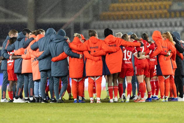 Google Pixel Frauen-Bundesliga: FC Carl Zeiss Jena vs. FC Bayern München; Jena; 11.02.2026 FC Bayern München nach dem Spiel Google Pixel Frauen-Bundesliga: FC Carl Zeiss Jena vs. FC Bayern München; ad hoc arena im Ernst-Abbe-Sportfeld; 11.02.2026 DFB REGULATIONS PROHIBIT ANY USE OF PHOTOGRAPHS AS IMAGE SEQUENCES AND OR QUASI-VIDEO. Copyright: xBEAUTIFULxSPORTS Duehringx
