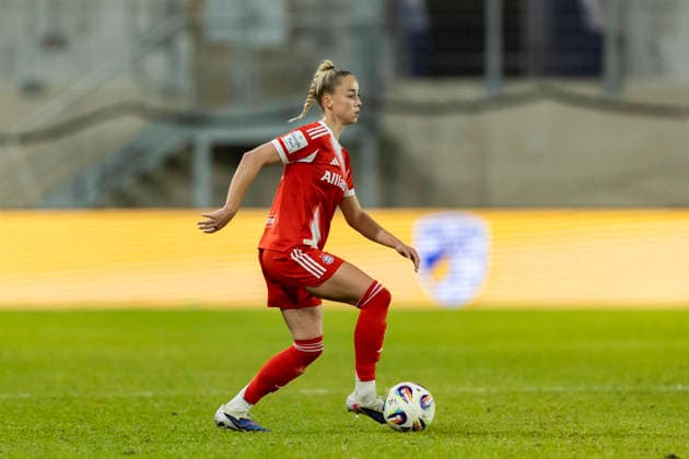Google Pixel Frauen-Bundesliga: FC Carl Zeiss Jena vs. FC Bayern München; Jena; 11.02.2026 Giulia Gwinn ( 7; FC Bayern München) Google Pixel Frauen-Bundesliga: FC Carl Zeiss Jena vs. FC Bayern München; ad hoc arena im Ernst-Abbe-Sportfeld; 11.02.2026 DFB REGULATIONS PROHIBIT ANY USE OF PHOTOGRAPHS AS IMAGE SEQUENCES AND OR QUASI-VIDEO. Copyright: xBEAUTIFULxSPORTS Duehringx