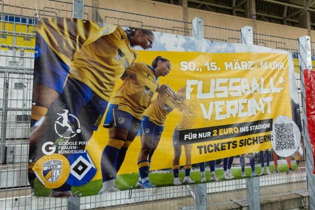 Google Pixel Frauen-Bundesliga: FC Carl Zeiss Jena vs. FC Bayern München; Jena; 11.02.2026 Werbung für das Heimspiel gegen den Hamburger SV Google Pixel Frauen-Bundesliga: FC Carl Zeiss Jena vs. FC Bayern München; ad hoc arena im Ernst-Abbe-Sportfeld; 11.02.2026 DFB REGULATIONS PROHIBIT ANY USE OF PHOTOGRAPHS AS IMAGE SEQUENCES AND OR QUASI-VIDEO. Copyright: xBEAUTIFULxSPORTS Duehringx