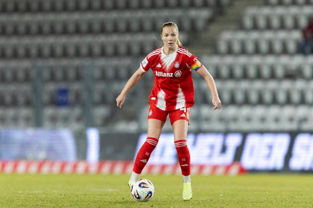 Google Pixel Frauen-Bundesliga: FC Carl Zeiss Jena vs. FC Bayern München; Jena; 11.02.2026 Glódís Perla Viggósdóttir ( 4; FC Bayern München) Google Pixel Frauen-Bundesliga: FC Carl Zeiss Jena vs. FC Bayern München; ad hoc arena im Ernst-Abbe-Sportfeld; 11.02.2026 DFB REGULATIONS PROHIBIT ANY USE OF PHOTOGRAPHS AS IMAGE SEQUENCES AND OR QUASI-VIDEO. Copyright: xBEAUTIFULxSPORTS Duehringx