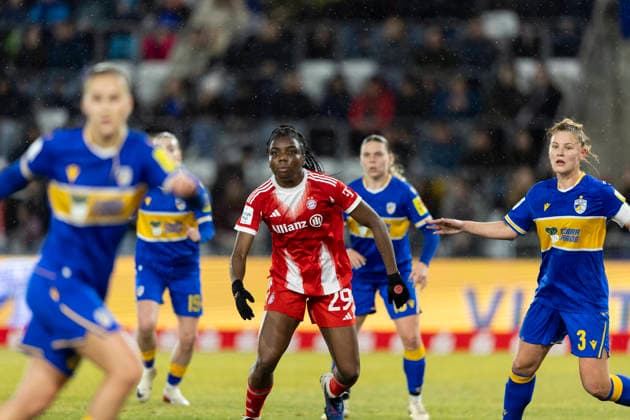 Google Pixel Frauen-Bundesliga: FC Carl Zeiss Jena vs. FC Bayern München; Jena; 11.02.2026 Edna Imade ( 29; FC Bayern München) gegen Toma Ihlenburg ( 3; FC Carl Zeiss Jena) Google Pixel Frauen-Bundesliga: FC Carl Zeiss Jena vs. FC Bayern München; ad hoc arena im Ernst-Abbe-Sportfeld; 11.02.2026 DFB REGULATIONS PROHIBIT ANY USE OF PHOTOGRAPHS AS IMAGE SEQUENCES AND OR QUASI-VIDEO. Copyright: xBEAUTIFULxSPORTS Duehringx