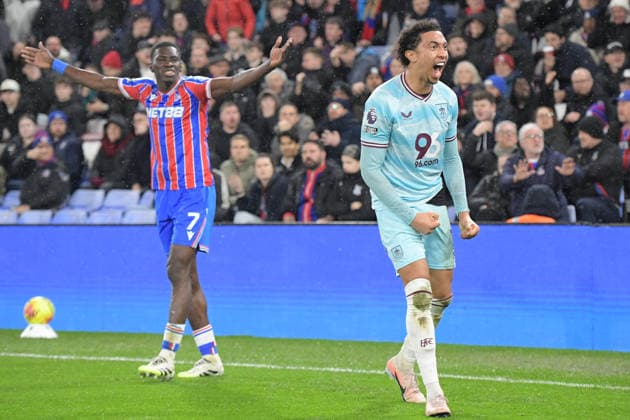 Crystal Palace v Burnley, Premier League GOAL CELEBRATION BY Bashir Humphreys Defender of Burnley FC during the Premier League match between Crystal Palace and Burnley at Selhurst Park, London, UK on 11 February 2026. London Selhurst Park Greater London UK Editorial use only DataCo restrictions apply See www.football-dataco.com , Copyright: xJeffxMoodx PSI-23733-0051