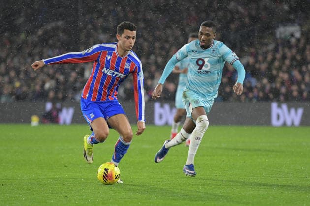 Crystal Palace v Burnley, Premier League Brennan Johnson Forward of Crystal Palace and Jaidon Anthony Forward of Burnley FC in action during the Premier League match between Crystal Palace and Burnley at Selhurst Park, London, UK on 11 February 2026. London Selhurst Park Greater London UK Editorial use only DataCo restrictions apply See www.football-dataco.com , Copyright: xJeffxMoodx PSI-23733-0054