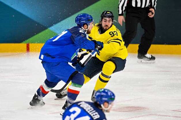 Winter Olympics - Sweden v Italy Men s Preliminary Group B Match Team Italy and Team Sweden during the Men s Preliminary Group B match between Sweden and Italy on day five of the Milano Cortina 2026 Winter Olympic Games, Olympische Spiele, Olympia, OS at Milano Santagiulia Ice hockey, Eishockey Arena on February 11, 2026 in Milan, Italy. Photo by JMP ABACAPRESS.COM Milan Italy  Copyright: xJMP ABACAx