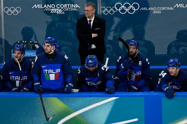 Winter Olympics - Sweden v Italy Men s Preliminary Group B Match Head Coach Jukka Pertti Juhani Jalonen of Italy during the Men s Preliminary Group B match between Sweden and Italy on day five of the Milano Cortina 2026 Winter Olympic Games, Olympische Spiele, Olympia, OS at Milano Santagiulia Ice hockey, Eishockey Arena on February 11, 2026 in Milan, Italy. Photo by JMP ABACAPRESS.COM Milan Italy  Copyright: xJMP ABACAx