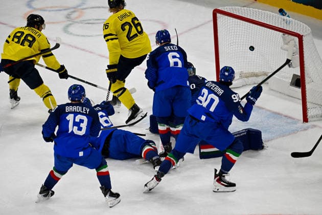 Winter Olympics - Sweden v Italy Men s Preliminary Group B Match Team Italy and Team Sweden during the Men s Preliminary Group B match between Sweden and Italy on day five of the Milano Cortina 2026 Winter Olympic Games, Olympische Spiele, Olympia, OS at Milano Santagiulia Ice hockey, Eishockey Arena on February 11, 2026 in Milan, Italy. Photo by JMP ABACAPRESS.COM Milan Italy  Copyright: xJMP ABACAx