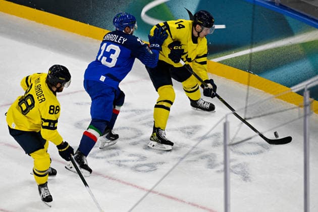 Winter Olympics - Sweden v Italy Men s Preliminary Group B Match Team Italy and Team Sweden during the Men s Preliminary Group B match between Sweden and Italy on day five of the Milano Cortina 2026 Winter Olympic Games, Olympische Spiele, Olympia, OS at Milano Santagiulia Ice hockey, Eishockey Arena on February 11, 2026 in Milan, Italy. Photo by JMP ABACAPRESS.COM Milan Italy  Copyright: xJMP ABACAx