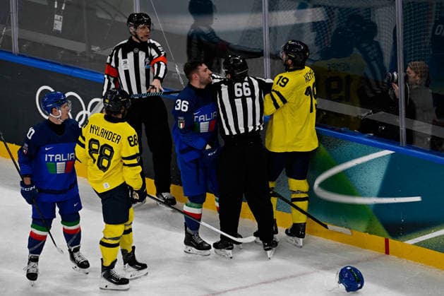 Winter Olympics - Sweden v Italy Men s Preliminary Group B Match Team Italy and Team Sweden during the Men s Preliminary Group B match between Sweden and Italy on day five of the Milano Cortina 2026 Winter Olympic Games, Olympische Spiele, Olympia, OS at Milano Santagiulia Ice hockey, Eishockey Arena on February 11, 2026 in Milan, Italy. Photo by JMP ABACAPRESS.COM Milan Italy  Copyright: xJMP ABACAx