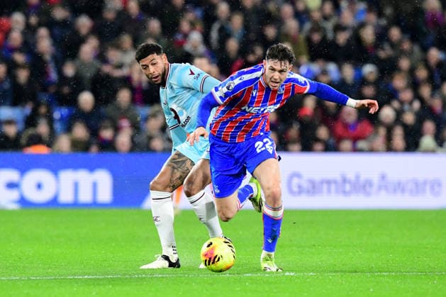 Crystal Palace v Burnley, Premier League Josh Laurent Midfielder of Burnley FC and Jorgen Strand Larsen Forward of Crystal Palace in action during the Premier League match between Crystal Palace and Burnley at Selhurst Park, London, UK on 11 February 2026. London Selhurst Park Greater London UK Editorial use only DataCo restrictions apply See www.football-dataco.com , Copyright: xJeffxMoodx PSI-23733-0082