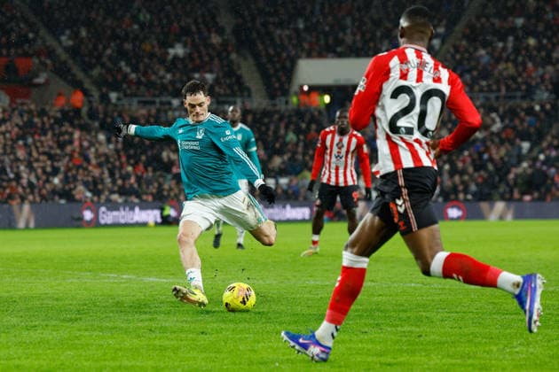 Sunderland v Liverpool, Premier League Florian Wirtz of Liverpool shoots at goal during the Premier League match between Sunderland and Liverpool at the Stadium Of Light, Sunderland, UK on 11 February 2026. Sunderland Stadium Of Light Tyne and Wear UK Editorial use only DataCo restrictions apply See www.football-dataco.com , Copyright: xCraigxCowanx PSI-23731-0148