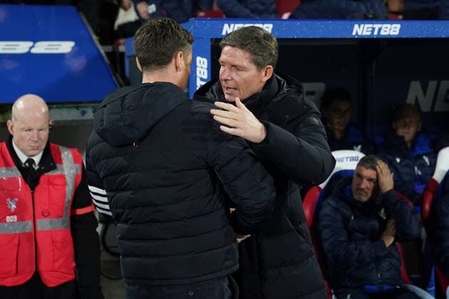 Crystal Palace v Burnley, Premier League Scott Parker, Manager of Burnley and Oliver Glasner, Manager of Crystal Palace hugging during the Crystal Palace v Burnley Premier League match at Selhurst Park, London, England on 11 February 2026 Credit: Dylan Hepworth Every Second Media Editorial use only. All images are copyright Every Second Media Limited. No images may be reproduced without prior permission. All rights reserved. Premier League and Football League images are subject to licensing agreements with Football DataCo Limited. see https: www.football-dataco.com Copyright: xIMAGO EveryxSecondxMediax ESM-1798-0135 DylanxHepworthx xEveryxSecondxMediax