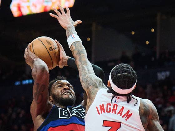 February 11, 2026, Toronto, On, Canada: Detroit Pistons Paul Reed (7) drives to the net through Toronto Raptors Brandon Ingram (3) during second half NBA, Basketball Herren, USA basketball action in Toronto, on Wednesday, Feb. 11, 2026. Canada News - February 11, 2026  - ZUMAc35_ 20260211_zaf_c35_319 Copyright: xSammyxKoganx