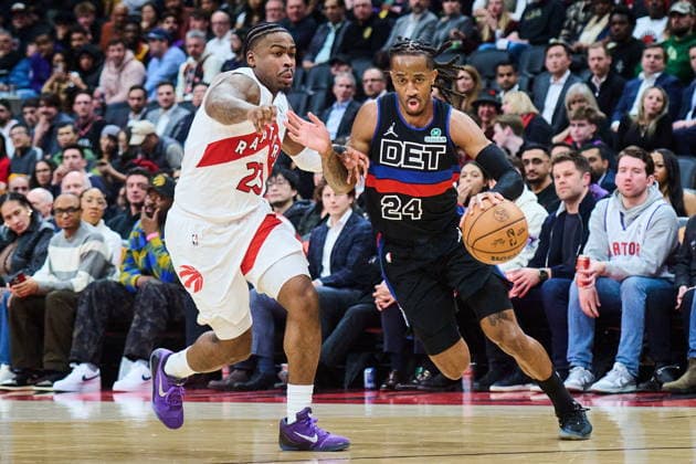 February 11, 2026, Toronto, On, Canada: Detroit Pistons Daniss Jenkins (24) drives past Toronto Raptors Jamal Shead (23) during second half NBA, Basketball Herren, USA basketball action in Toronto, on Wednesday, Feb. 11, 2026. Canada News - February 11, 2026  - ZUMAc35_ 20260211_zaf_c35_337 Copyright: xSammyxKoganx