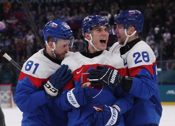 (260212) -- MILAN, Feb. 12, 2026 -- Slovakia s Adam Ruzicka (C) celebrates a goal with teammates during the Ice hockey, Eishockey men s preliminary round group B match between Finland and Slovakia at the Milan-Cortina 2026 Olympic Winter games, Winterspiele,Spiele, Summer games in Milan, Italy, Feb. 11, 2026. ) (MICO2026)ITALY-MILAN-OLYMPIC WINTER GAMES-ICE HOCKEY-MEN-PRELIMINARY-FIN VS SVK WangxKaiyan 